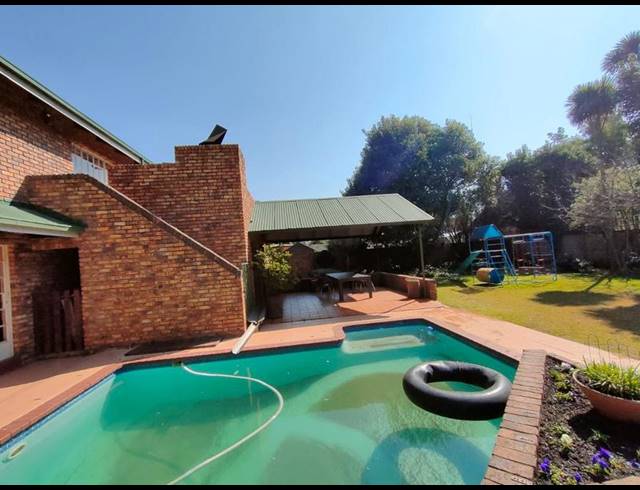 8 BEDROOM HOUSE FOR SALE IN GROENKOL